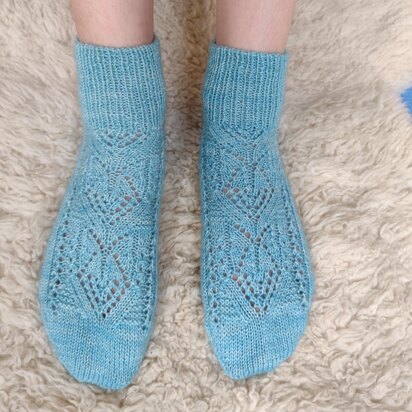 Flower Power Socks - knitting pattern