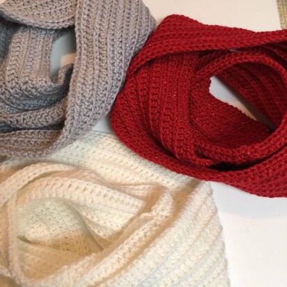 Easy and Quick Infinity Scarf