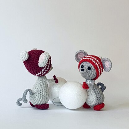 Mouse with hat