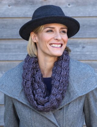 Cluster Cowl in Bernat Alpaca