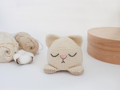 Reversible toy bunny and cat crochet pattern