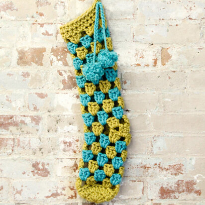 758 Kitschmas Stocking - Crochet Pattern for Christmas in Valley Yarns Valley Superwash Super Bulky