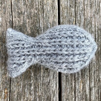 Lined Fish Toy for Cats - knitting pattern