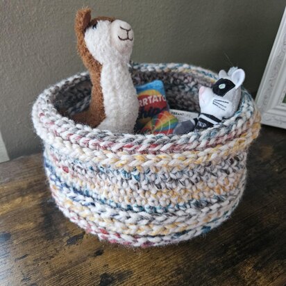 Aurora Pet Toy Basket