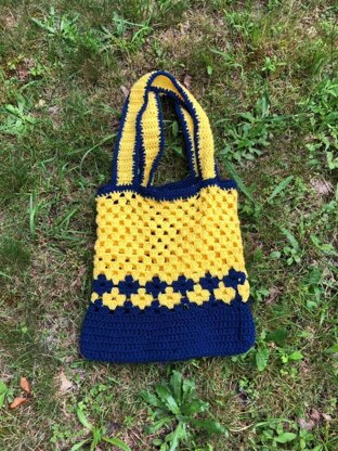 Granny's Garden Tote