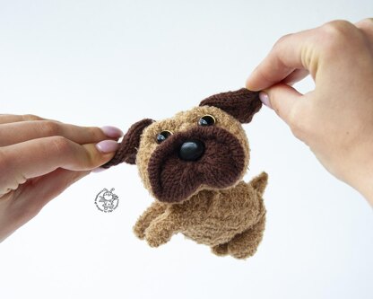Mini Pug  knitted flat