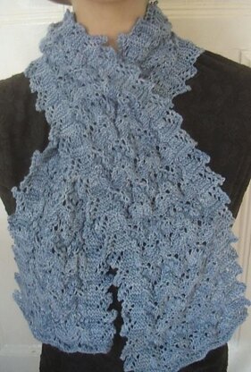 Scalloped Clouds lacy scarf with pointed edges