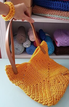 Sunny Granny Tote