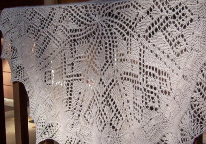 Snowflake Shawl ... a 46 inch circle shawl or lapblanket