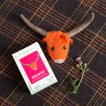 Hawthorn Handmade Highland Cow Brooch Needle Felting Kit