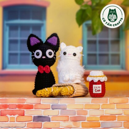 Cat Jiji's Family