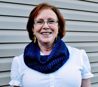 Eyelet Cowl