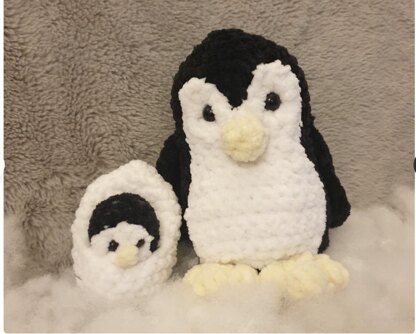 Crochet mummy and baby penguin with egg