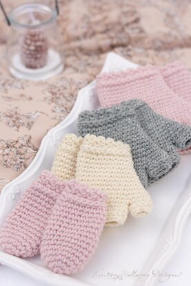 Simply Classic Fingerless Mitts