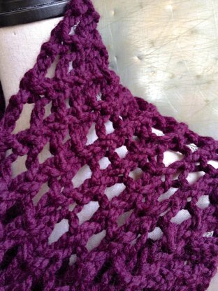 Lacy Chunky Cowl