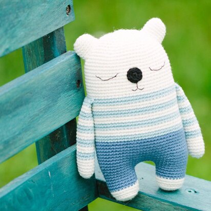 Milo the sleepy bear amigurumi