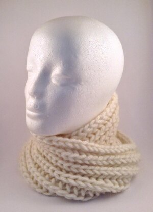 Infinity Super Chunky Cowl