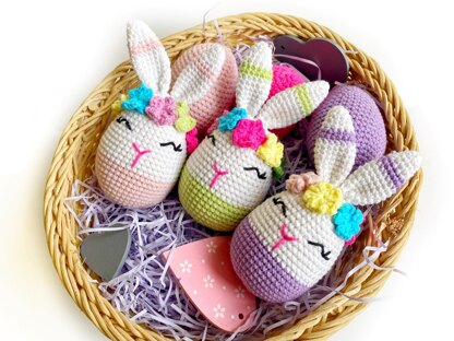 Cute Easter egg bunny