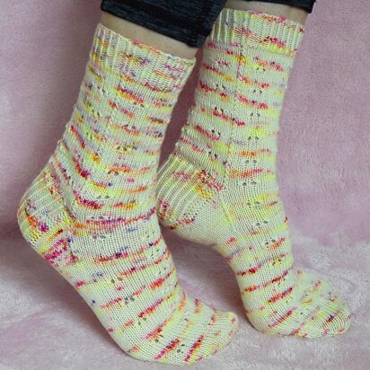 Felicitee Socks - knitting pattern