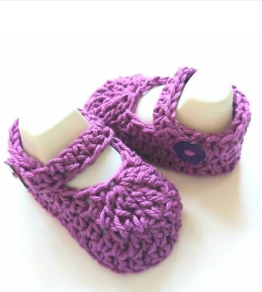 Oh so cute baby booties