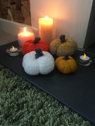 Pumpkins straight needles DK Aran Chunky knitting pattern autumn decor