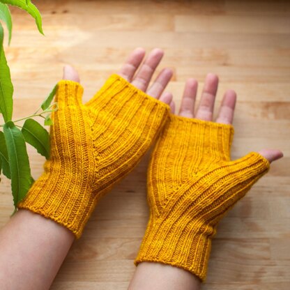 Serviceberry Mitts