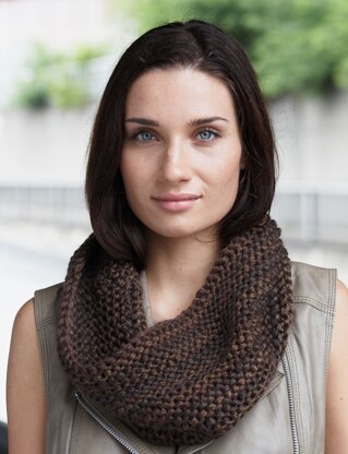 Garter Stitch Cowl in Patons Delish