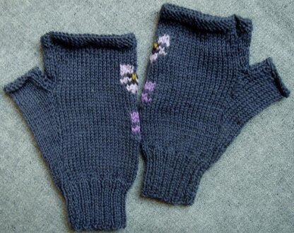 Violets fingerless gloves/mitts
