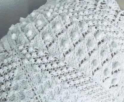 3 STITCH BABY SHAWL
