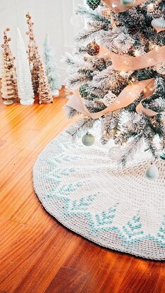 Pine Christmas Tree Skirt