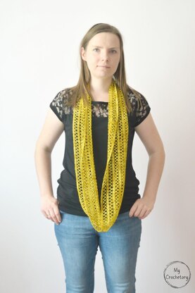 Sunny Lace Cowl