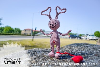 Amigurumi bunny rabbit in love