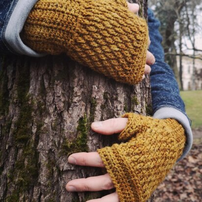 Kaarna Fingerless Gloves