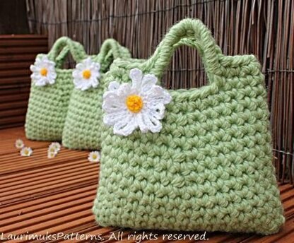 Girls daisy purse