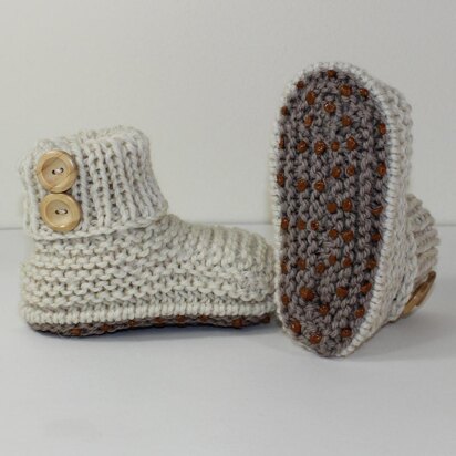 Toddler Chunky 2 Button Cuff Boots - knitting pattern