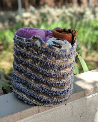 Stash Basket in Bernat Blanket