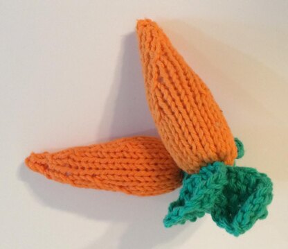 Knitted Carrot - for your Bunny