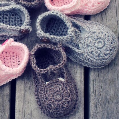 Flower Motif Baby Shoes