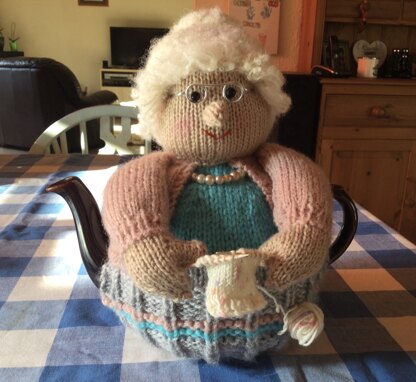 Knitting Nana  tea cosy