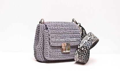 Crossbody bag with pocket