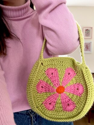 Crochet mini flower bag