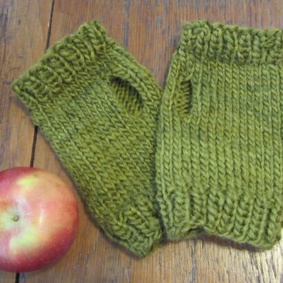 Wasabi Fingerless Gloves - knitting pattern