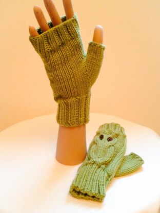 Owl Pacino Fingerless Gloves - knit in the round