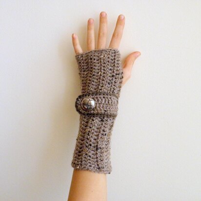 Fingerless mittens with button strap