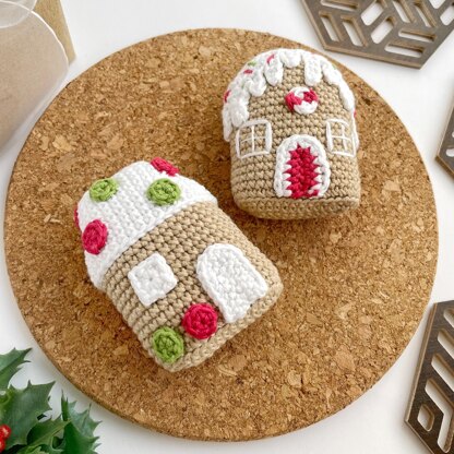 Crochet gingerbread houses pattern Christmas ornament amigurumi decor