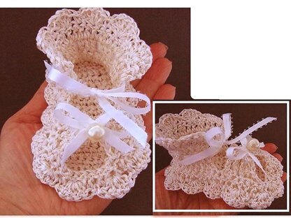 531 BABY GIRL CHRISTENING BOOTIES CROCHET PATTERN