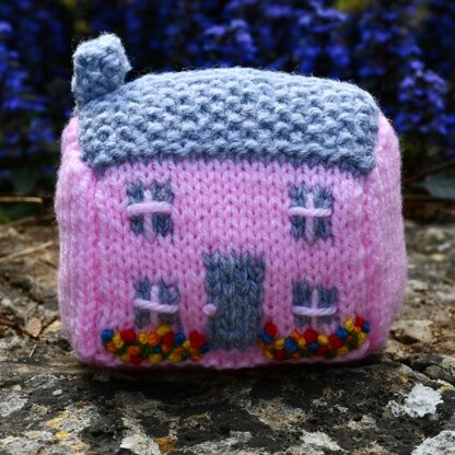English Country Cottage Toy Knitting Pattern.