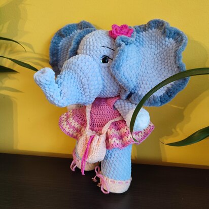 Elephant amigurumi crochet pattern