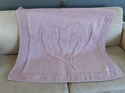 Baby Blanket Heart with Feet