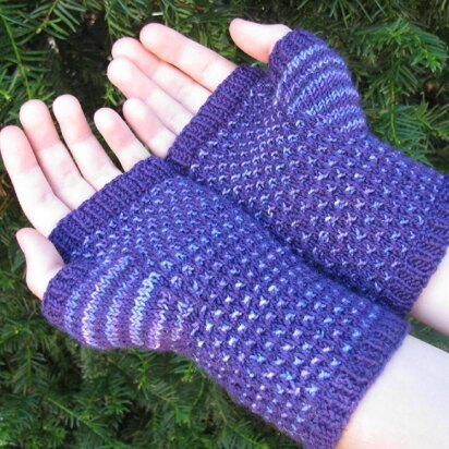 Mock Colorwork Fleckle Mitts